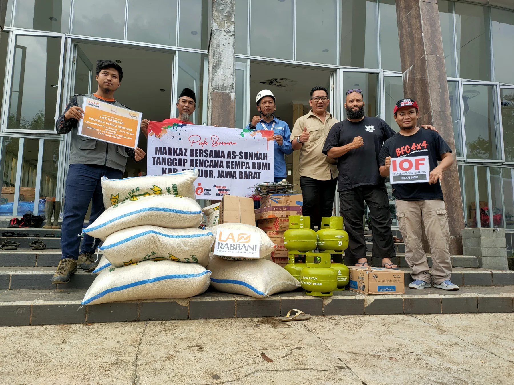 Kolaborasi Menyalurkan Bantuan untuk Warga Terdampak